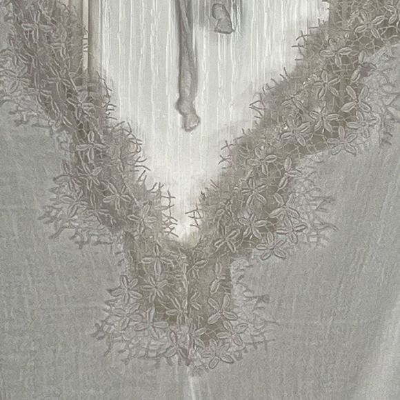 Victoria's Secret White Jumpsuit with Elegant Design - Picture 4 of 11